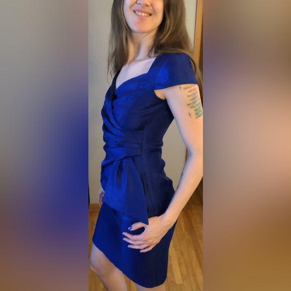 Gorgeous sapphire blue dress. Size 4. Hardly worn. - Picture 3 of 9